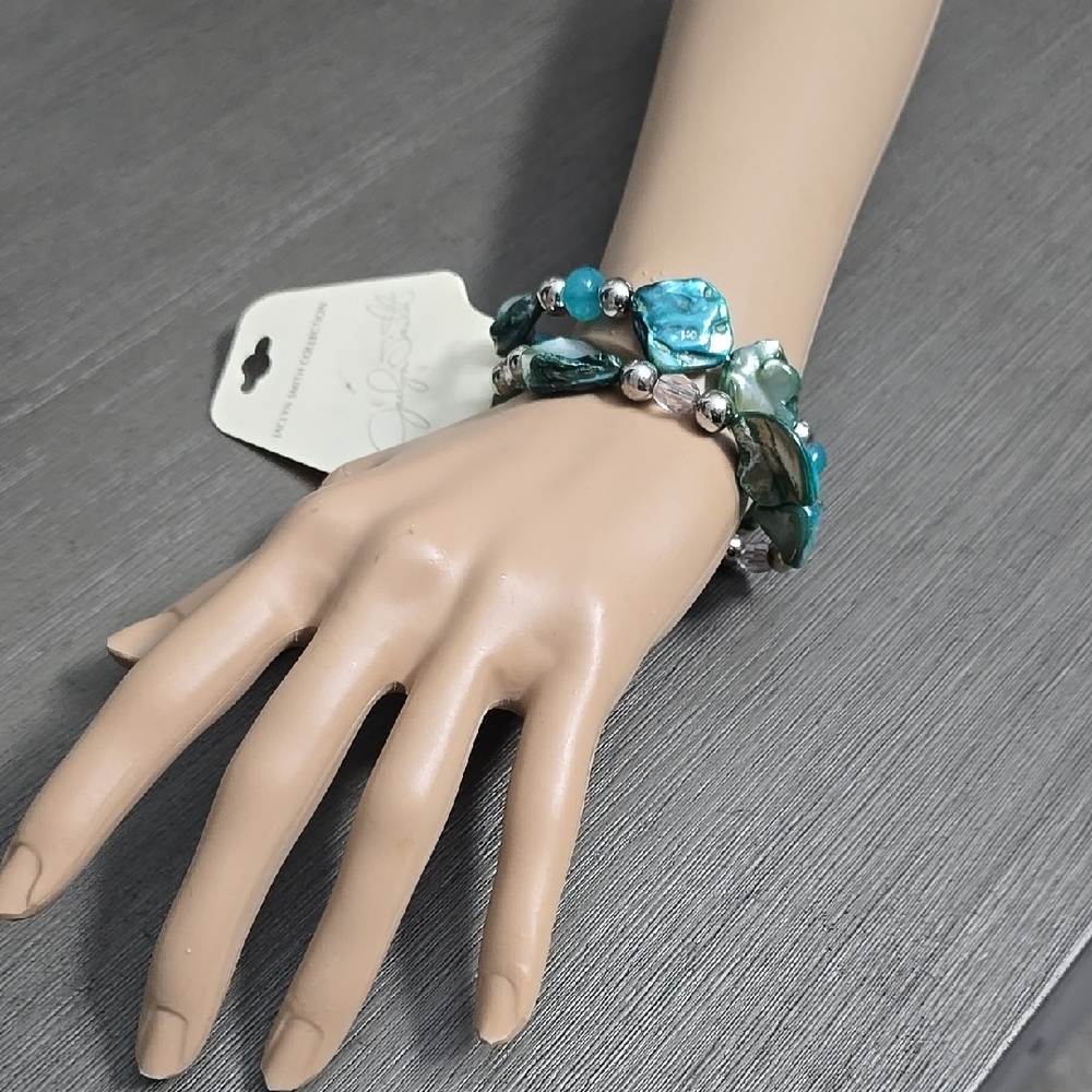 Elegant Turquoise and Silver Bracelet